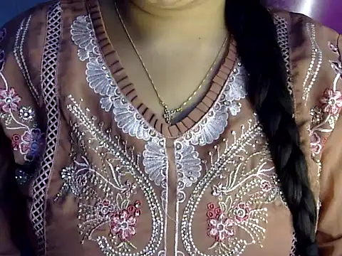 Cute_Aliyaa webcam