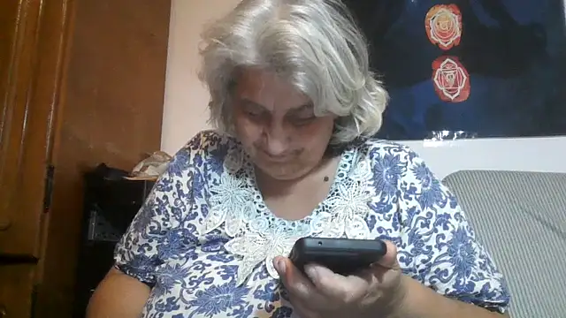ExquisiteMature webcam