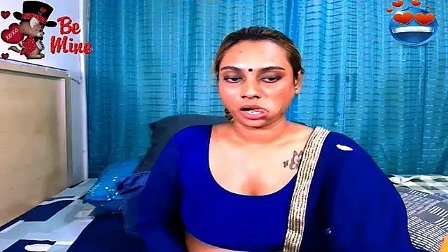 sexyindianchic live cam on StripChat
