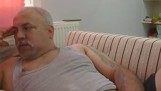 husoizmir live cam on StripChat