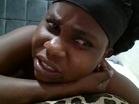 yummyychocolate_ live cam on StripChat