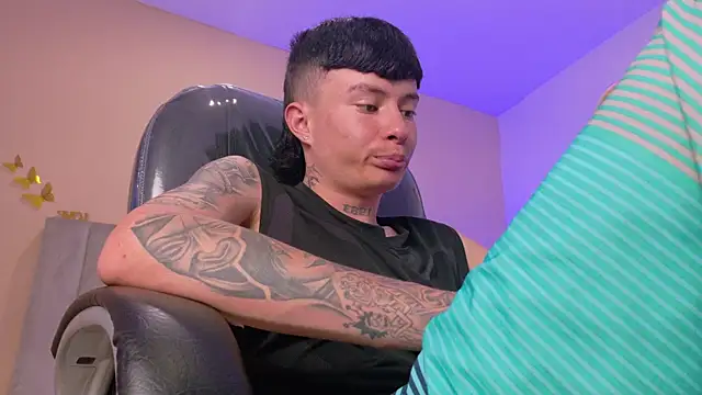 Nascary_Fox webcam