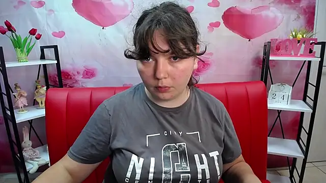 NeonilaLisova webcam