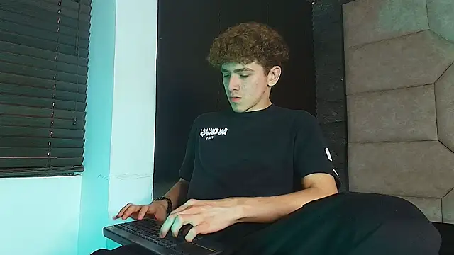 Tyler_Mcrey webcam