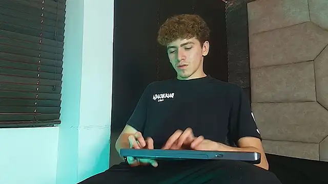 Tyler_Mcrey webcam