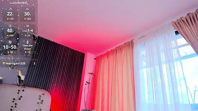 CarolineFyre webcam