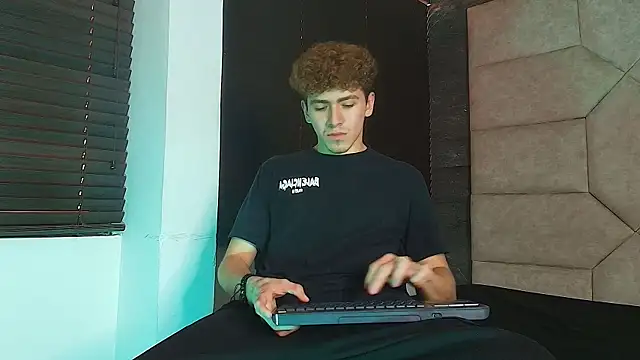 Tyler_Mcrey webcam
