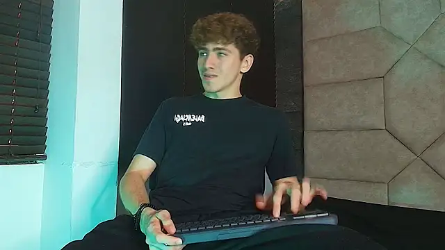 Tyler_Mcrey webcam