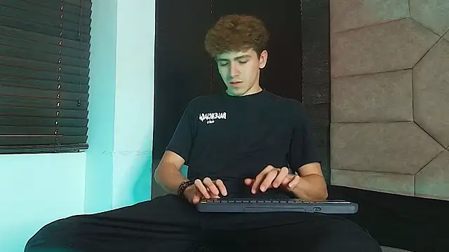 Tyler_Mcrey webcam