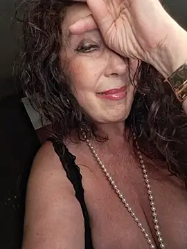 GypsyEsmeralda webcam