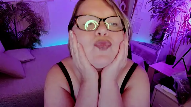 Shannonshine live cam on StripChat