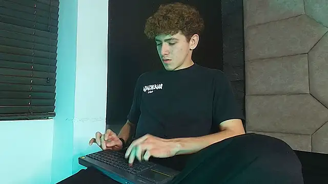Tyler_Mcrey webcam