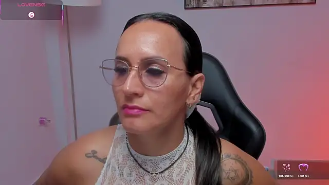 Sara_Charmy webcam