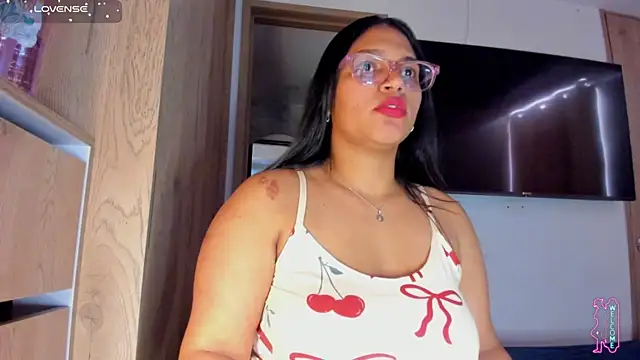 iriss_25 live cam on StripChat