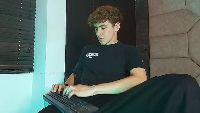 Tyler_Mcrey webcam