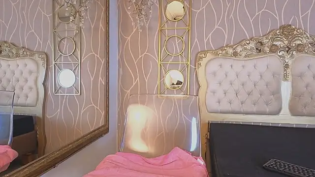 Shanelle__ webcam