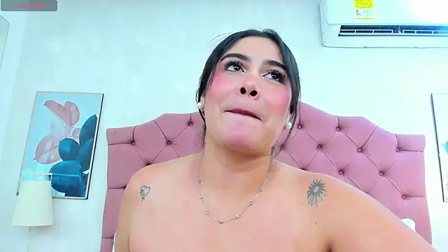 ThyaraJhons webcam