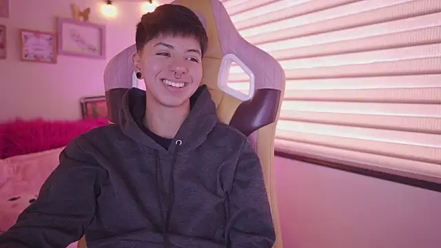 tommy_blue webcam