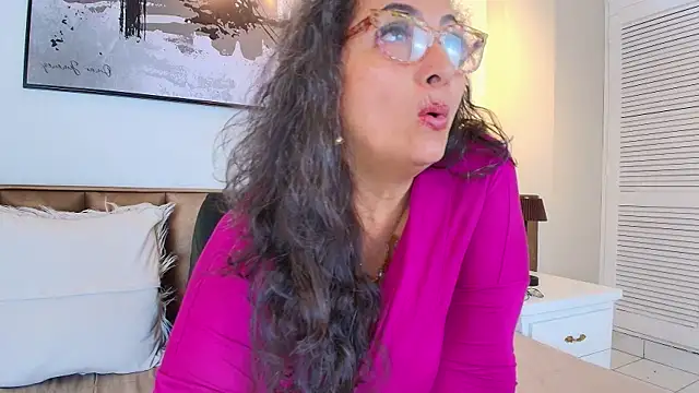 AlessandraLeroy webcam
