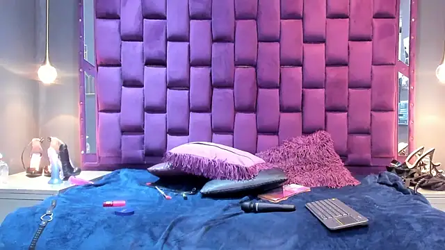SiennaSuarez webcam