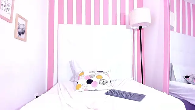 AlinaSimmons webcam
