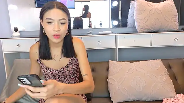 velvetmia68 webcam