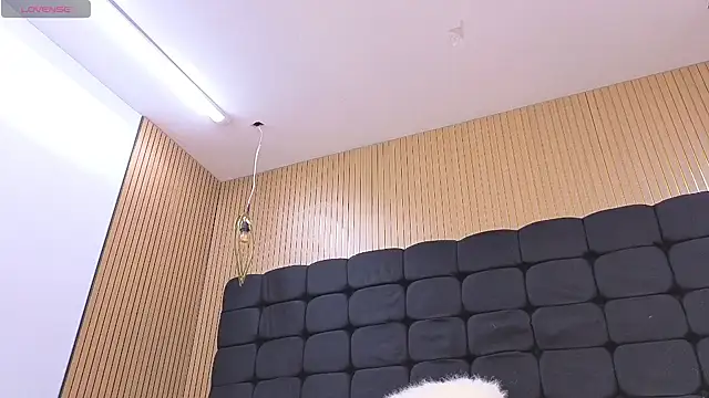 Ary-Hot webcam