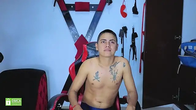 LolaandDante webcam