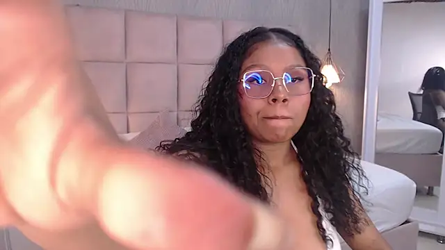 CandyBrunette webcam