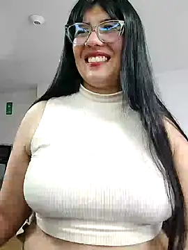 aisha_latina webcam