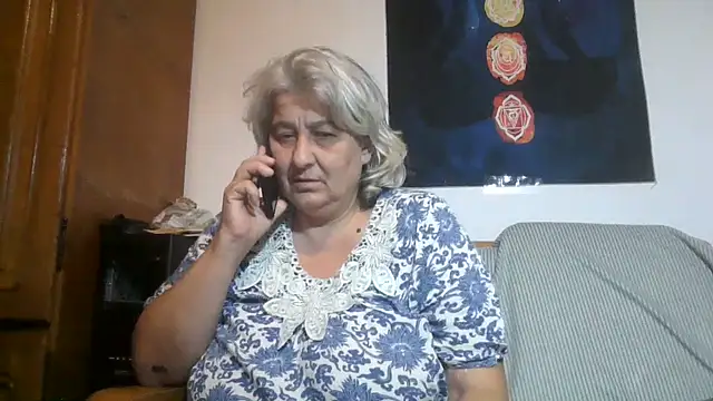 ExquisiteMature webcam