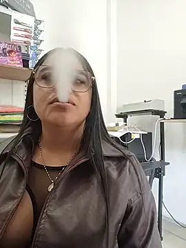 Mia_Risky-1 webcam