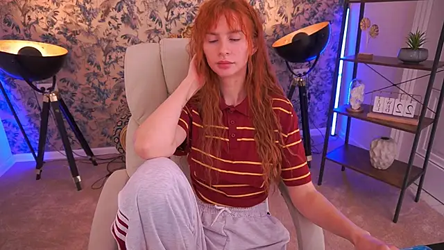 Nicol_Moonn webcam