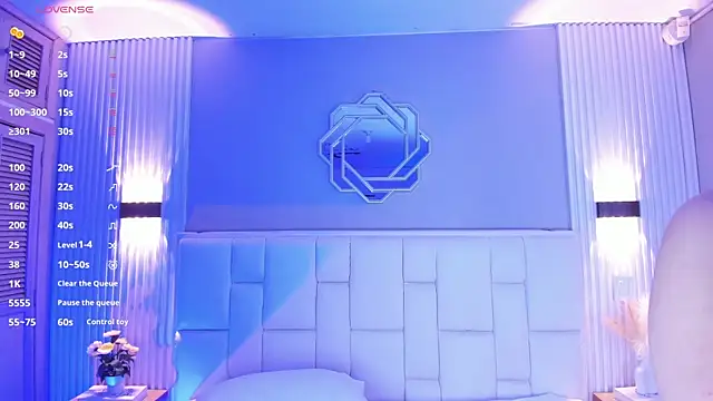 NanaOsaky live webcam show
