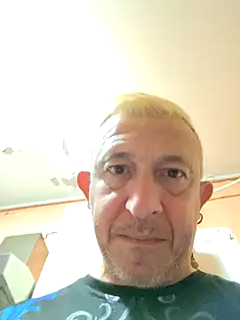 ragazzosexy77888 webcam