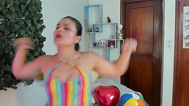 DestinyHills live cam on StripChat