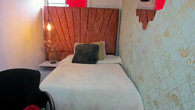 Zoe__Taylor__ webcam