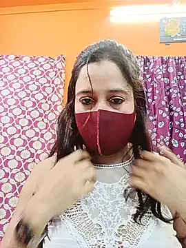 Hotpuja25 webcam