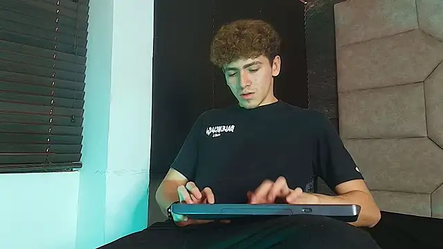 Tyler_Mcrey webcam