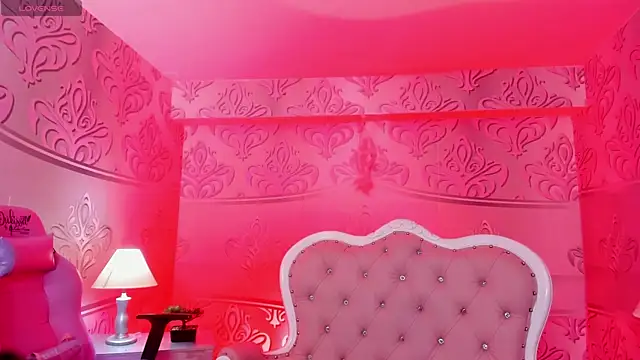 MishRaven webcam