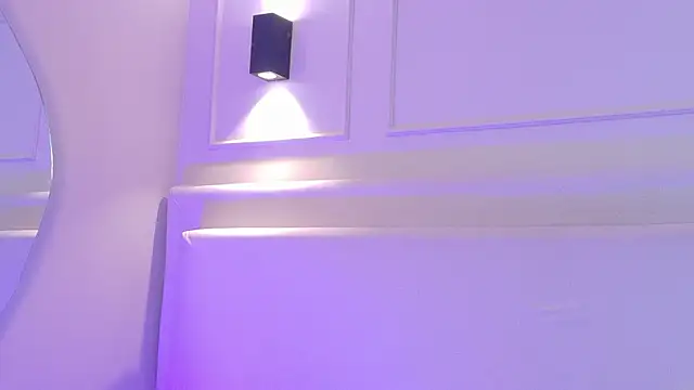 NaomiKlarc webcam