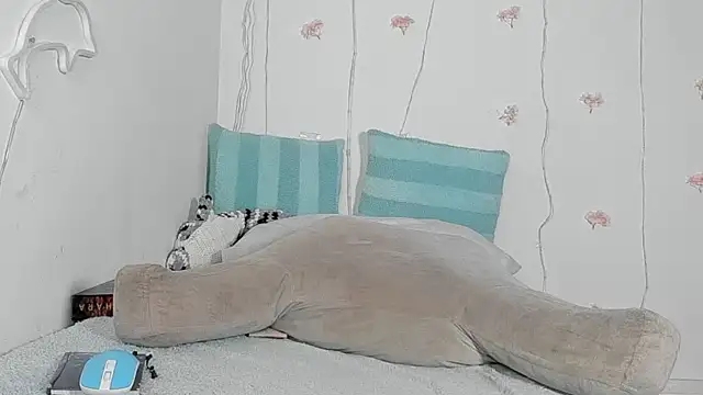 YoungSophie webcam
