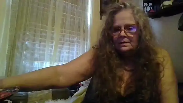 DestineeLoverGirl live cam on StripChat
