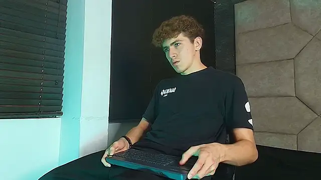 Tyler_Mcrey webcam