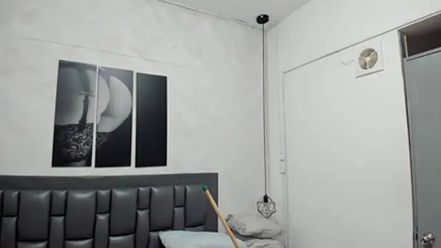 dakota_roussee webcam