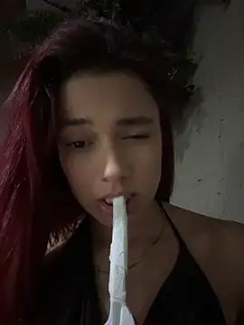amber_sparkle webcam
