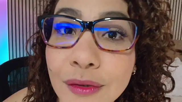 JuliRamirez webcam