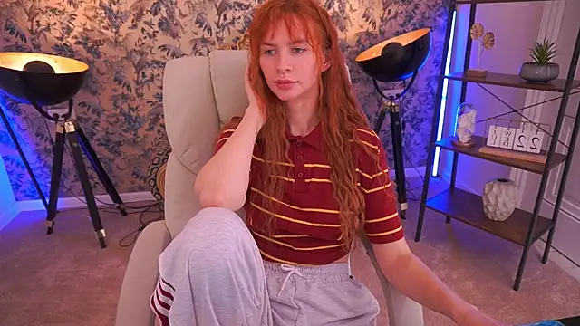 Nicol_Moonn webcam