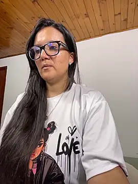 SWEETLILY18 webcam
