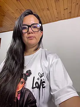 SWEETLILY18 webcam